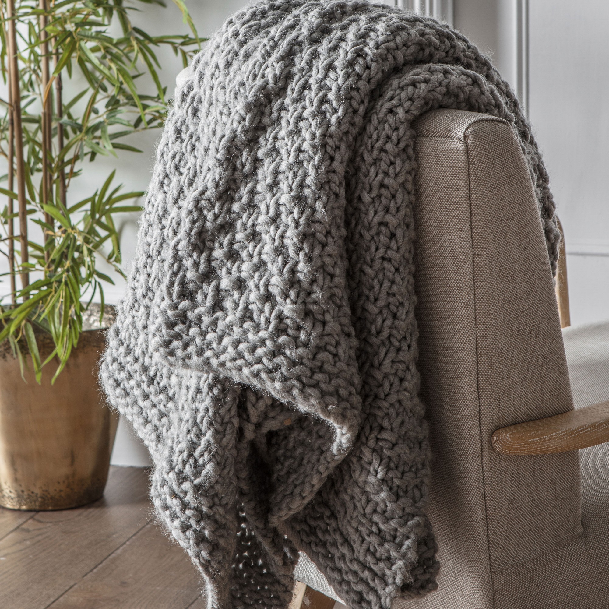 Lou Chunky Knit Kilburn Scott Throw In Grey